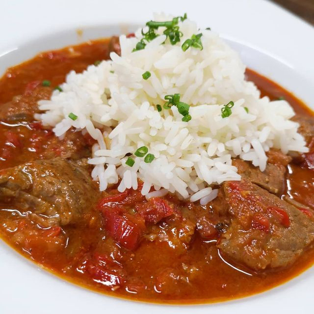 goulash de vaca